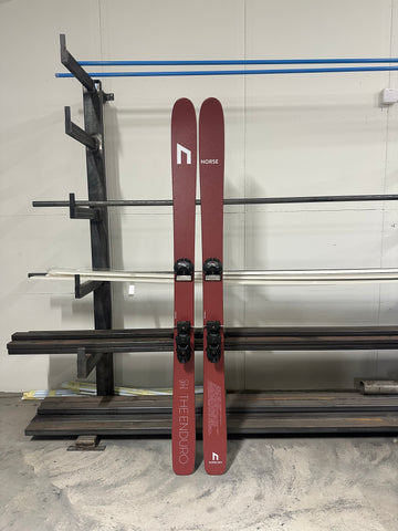 -30% Enduro 180 Pinot Noir, Tyrolia Attack 17